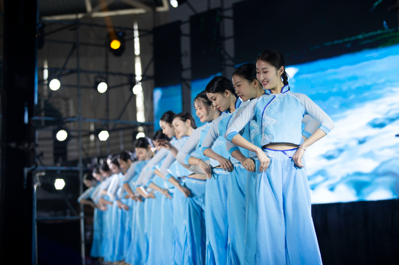 2023年艺术节踮步桥.jpg 2023年艺术节踮步桥.jpg